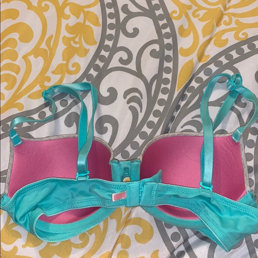 Pink bra - Picture 2 of 2